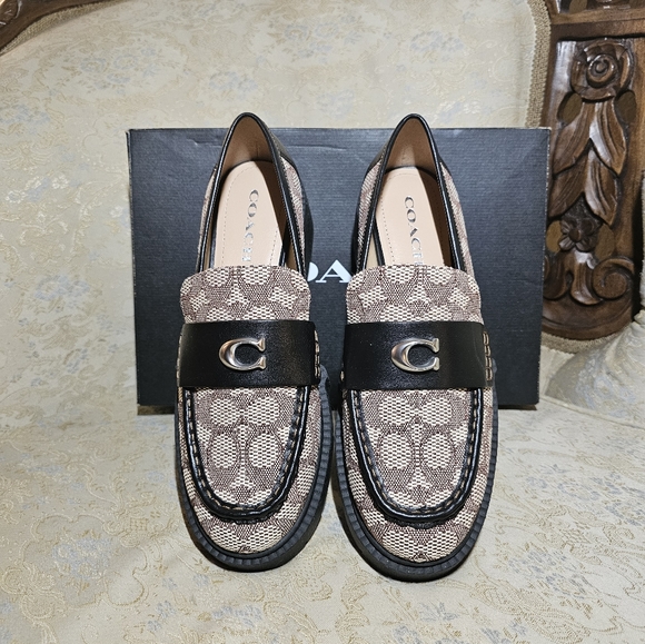 Coach Loafers - Picture 4 of 7